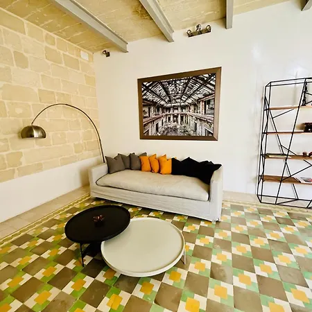 Cozy Charming In Old Bakery Street * Валетта