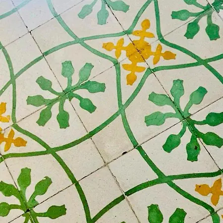 Cozy Charming In Old Bakery Street *