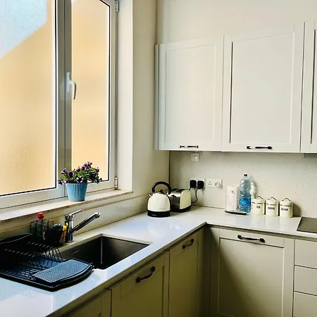 Cozy Charming In Old Bakery Street