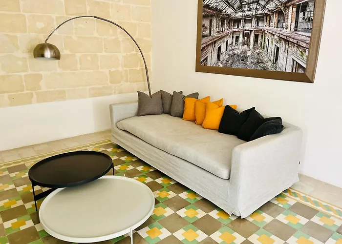Cozy Charming In Old Bakery Street Valletta
