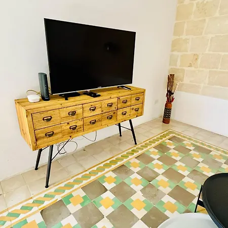 Cozy Charming In Old Bakery Street *