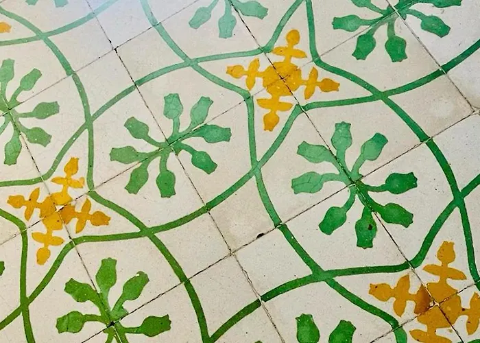 Cozy Charming In Old Bakery Street *